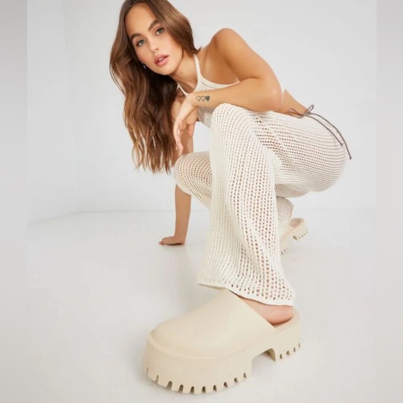 Y2K Jeffrey Campbell Size 8 Clog cream Platform Clog mules - Picture 2 of 4